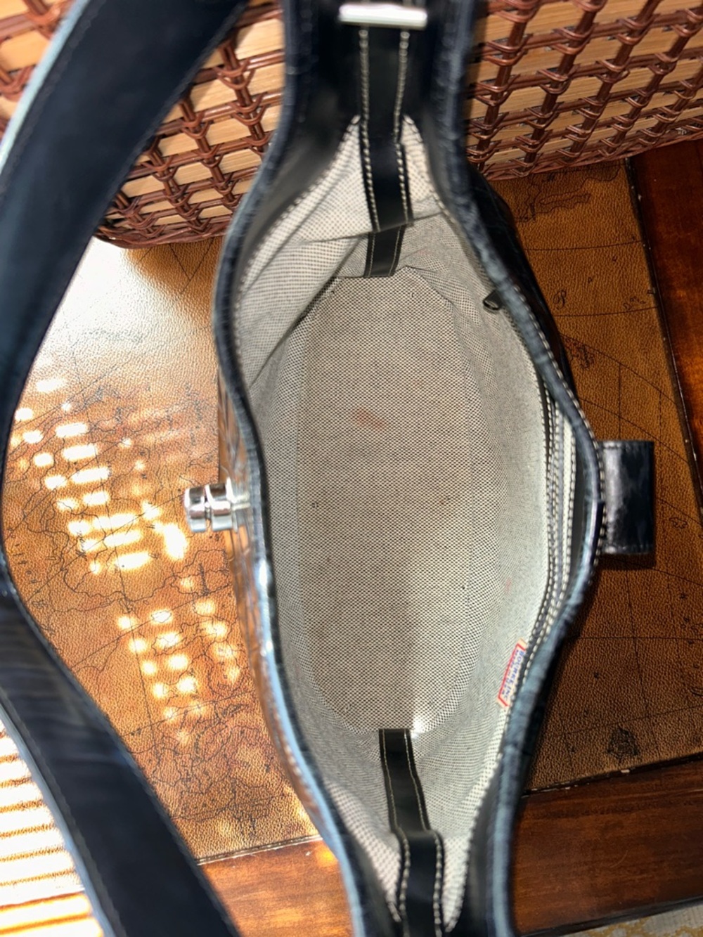 Dooney & Bourke Vintage HoBo
Shoulder Bag Black CrocEmbossed - Silver Turnlock - Picture 10 of 16